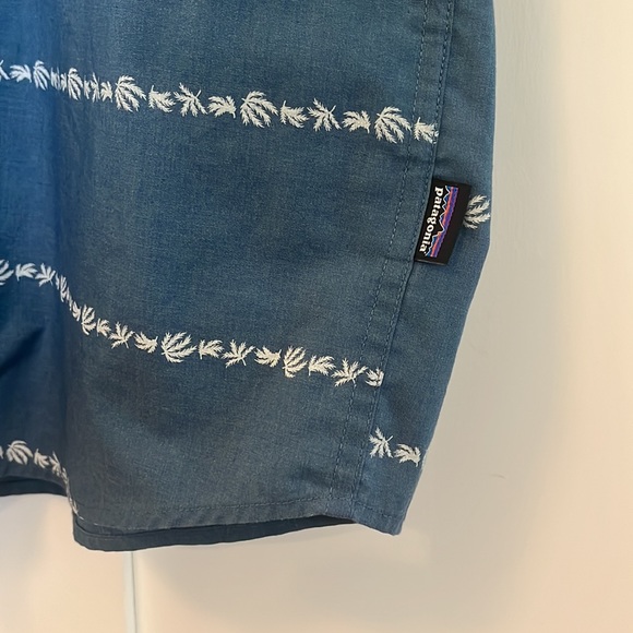 Patagonia short sleeve button up, blue, medium, excellent condition. - Picture 3 of 3
